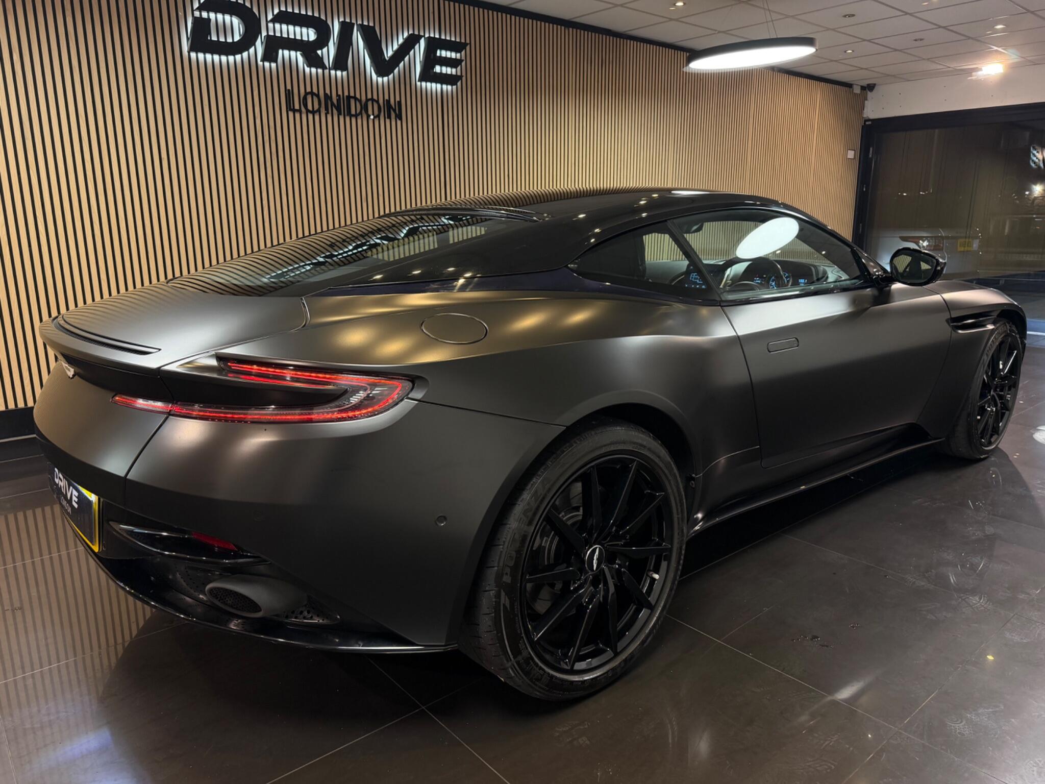 Aston Martin DB11